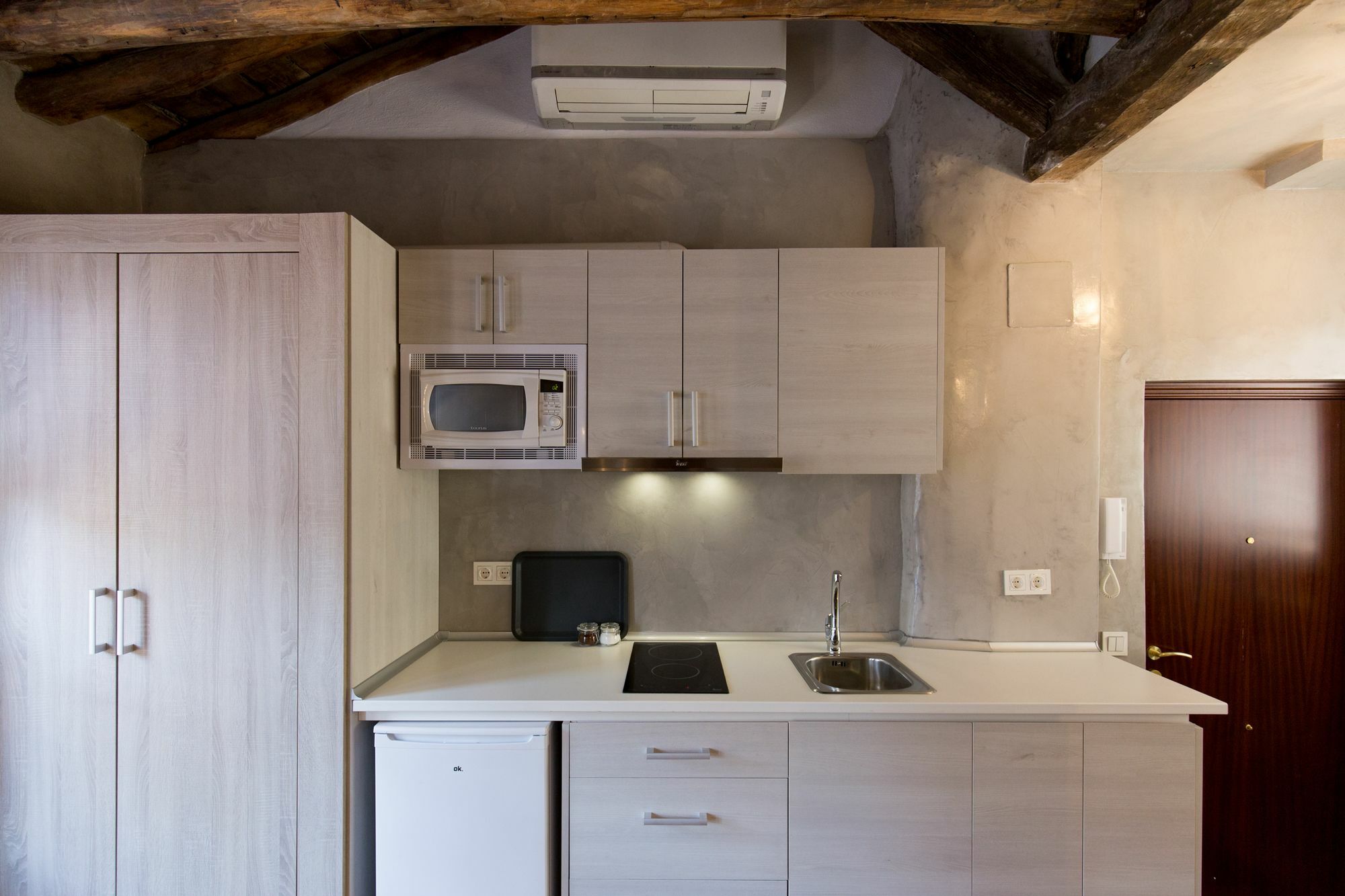 Los Lobos Suites Apartamentos غرناطة المظهر الخارجي الصورة