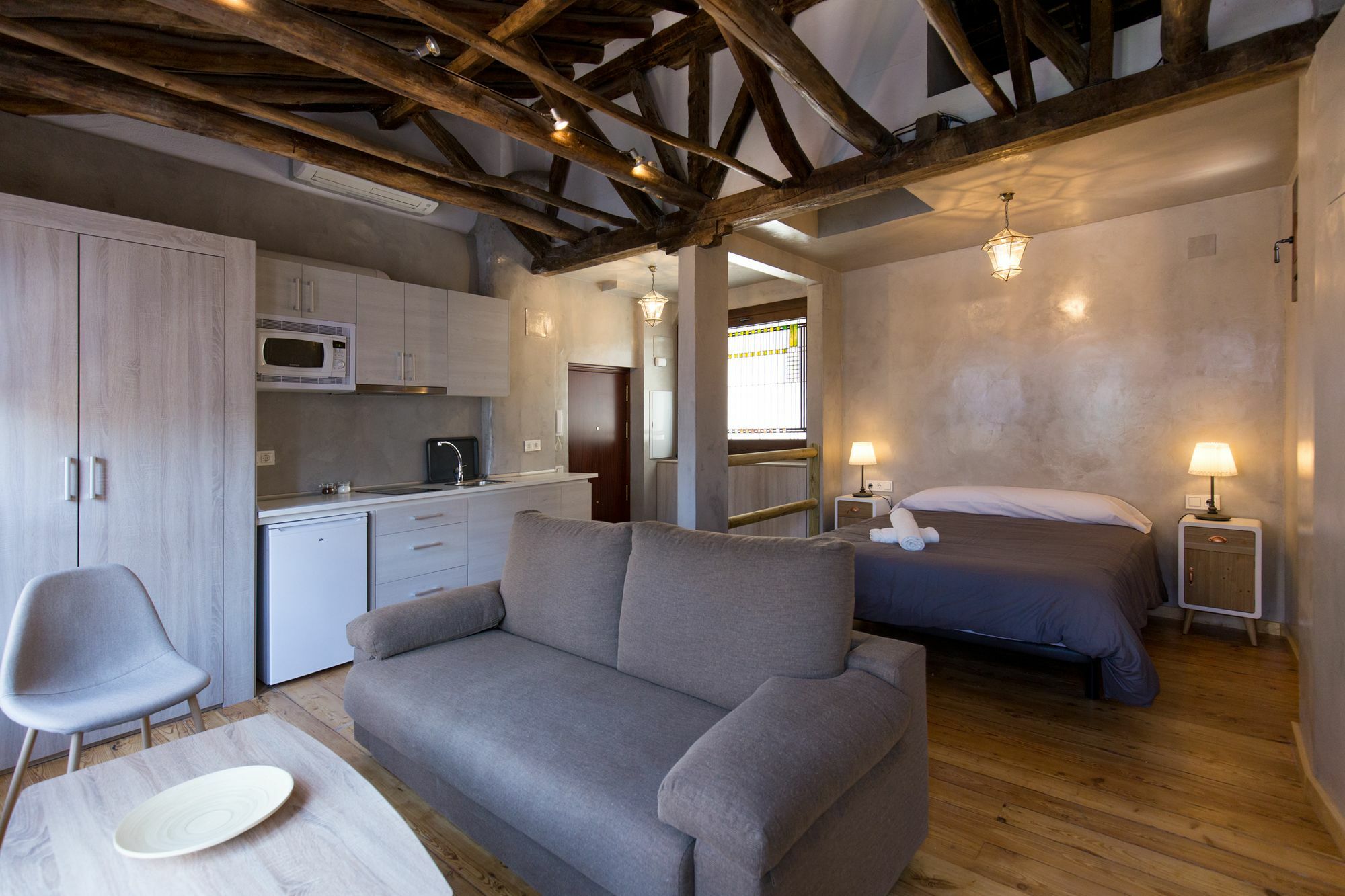 Los Lobos Suites Apartamentos غرناطة المظهر الخارجي الصورة