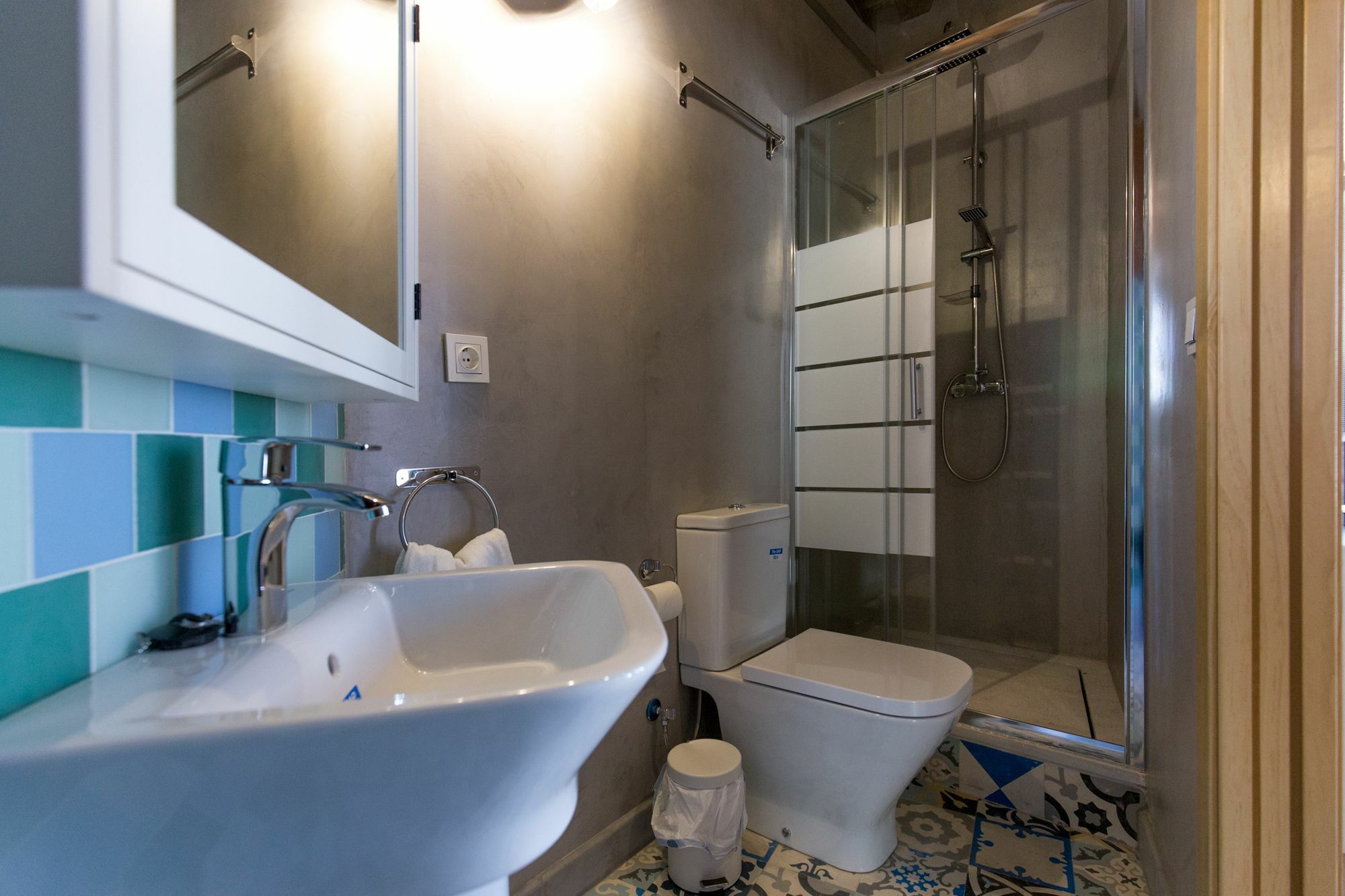 Los Lobos Suites Apartamentos غرناطة المظهر الخارجي الصورة