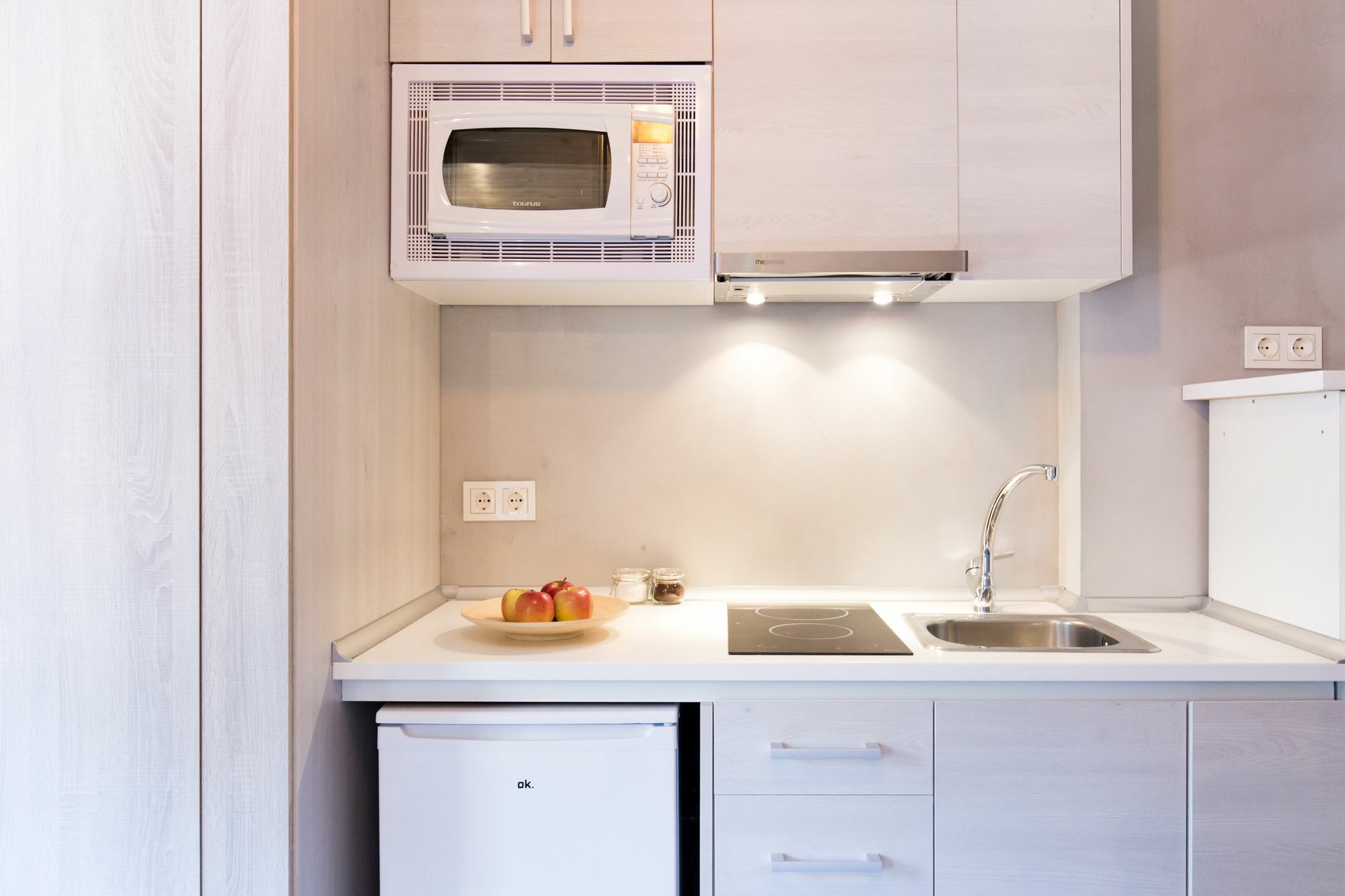 Los Lobos Suites Apartamentos غرناطة المظهر الخارجي الصورة